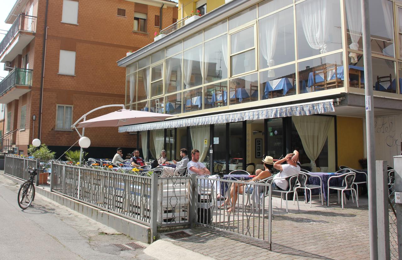 Hotel Orlov Rímini Exterior foto